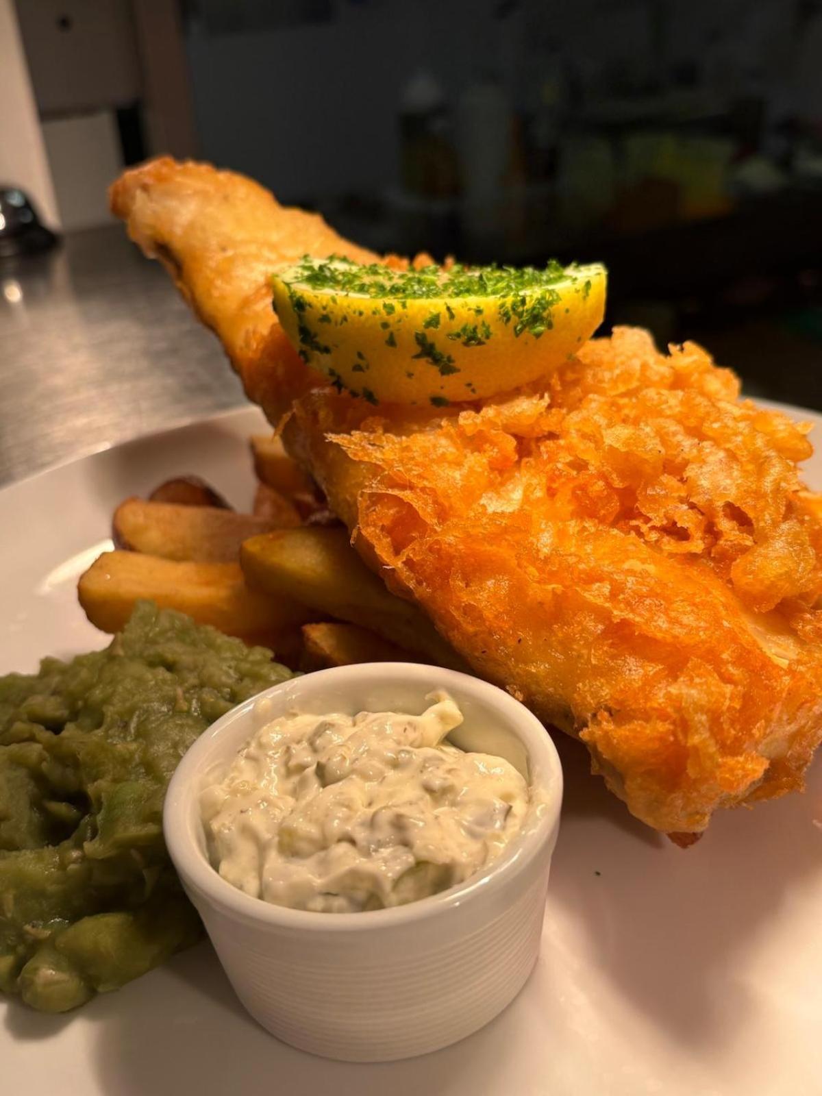 The Ship Inn Oundle Ngoại thất bức ảnh