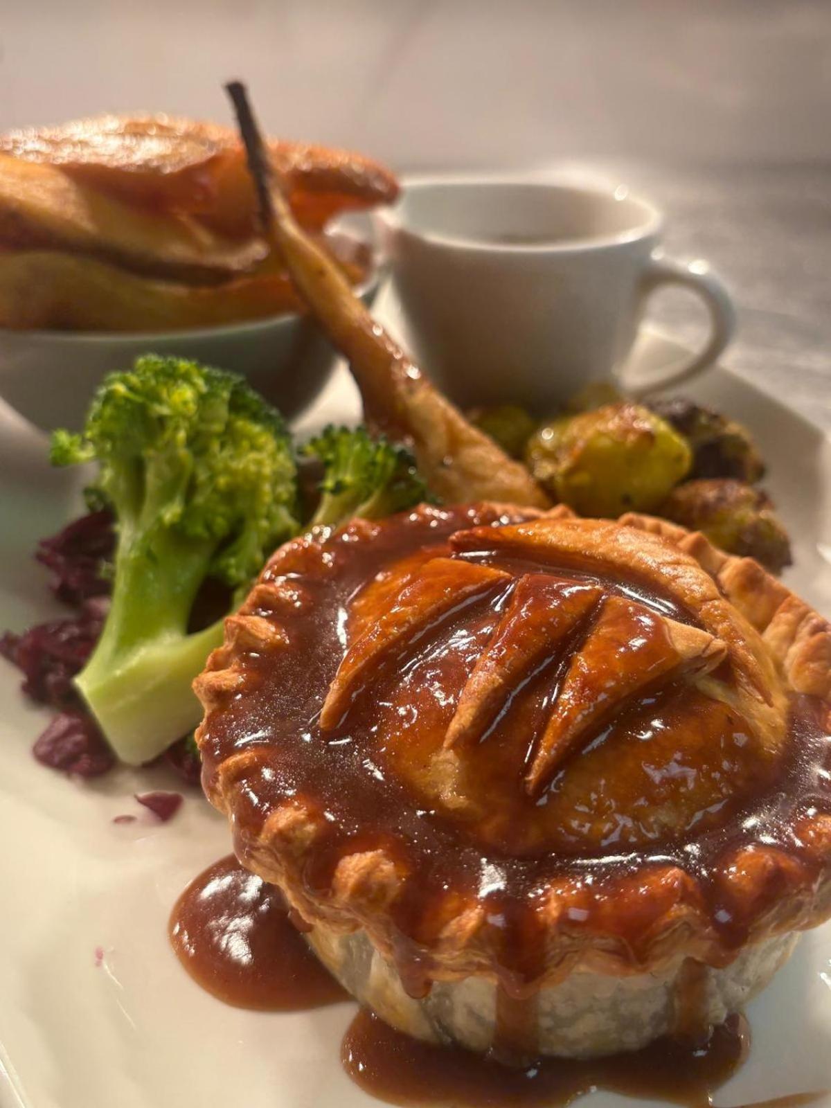 The Ship Inn Oundle Ngoại thất bức ảnh